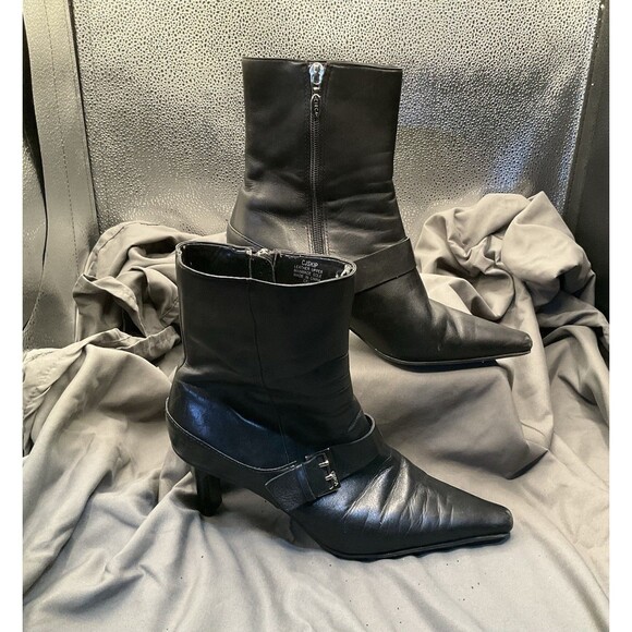Joan & David CIRCA 7 M CJSKIP Black LEATHER Ankle Booties Boots~Gently Used - Picture 2 of 11